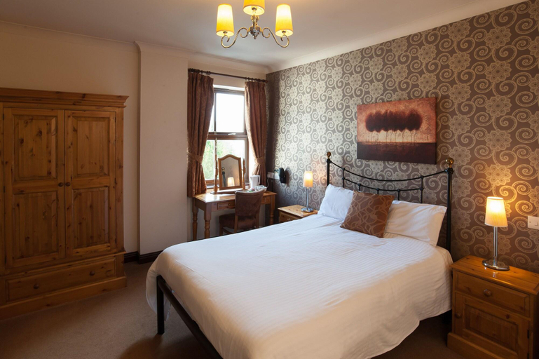 Bedroom 2, Admirals Table by Marstons Inns, Somerset