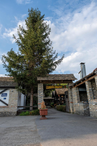 Food & Drinks 2, Petlov salas rooms, Novi Sad