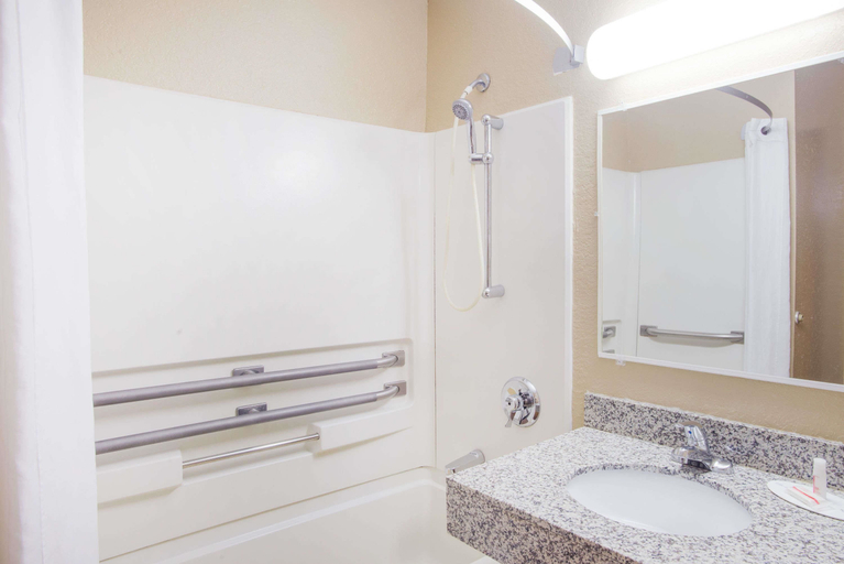 Bathroom 4, Super 8 by Wyndham Massena NY, Saint Lawrence
