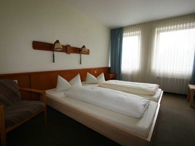 Bedroom 1, Hotel Rahlstedter Hof, Hamburg