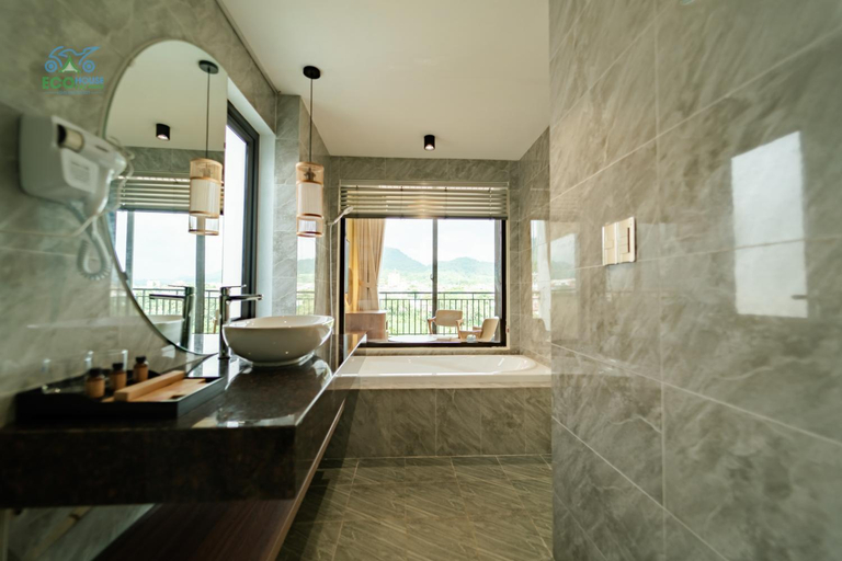 Bathroom 4