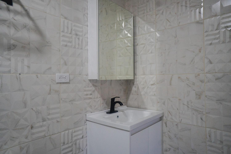 Bathroom 4, Pavia's Centerpoint Oasis
