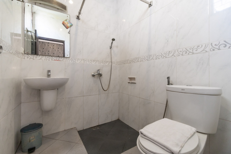 Bathroom 11