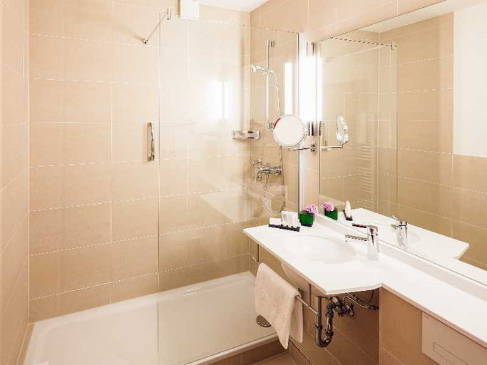 Bathroom 4, Nippon Hotel Hamburg, Hamburg