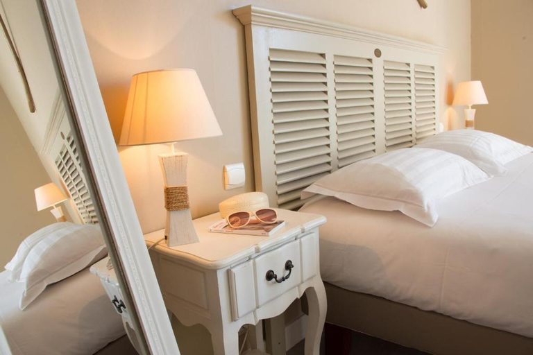 Bedroom 2, Logis Hotel le Beaulieu , Corrèze