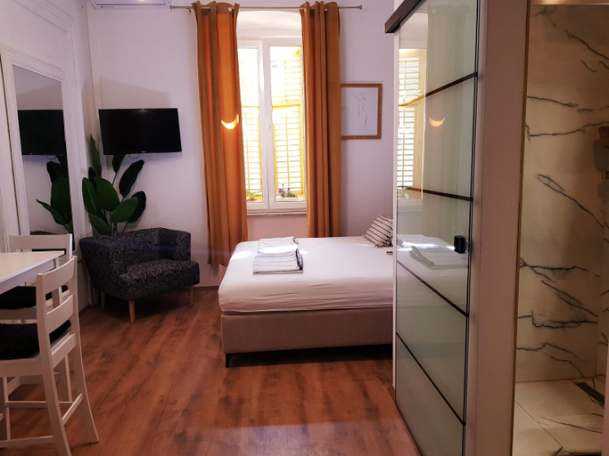 Others 5, Room Lui, sa besplatnim parkingom, Rijeka
