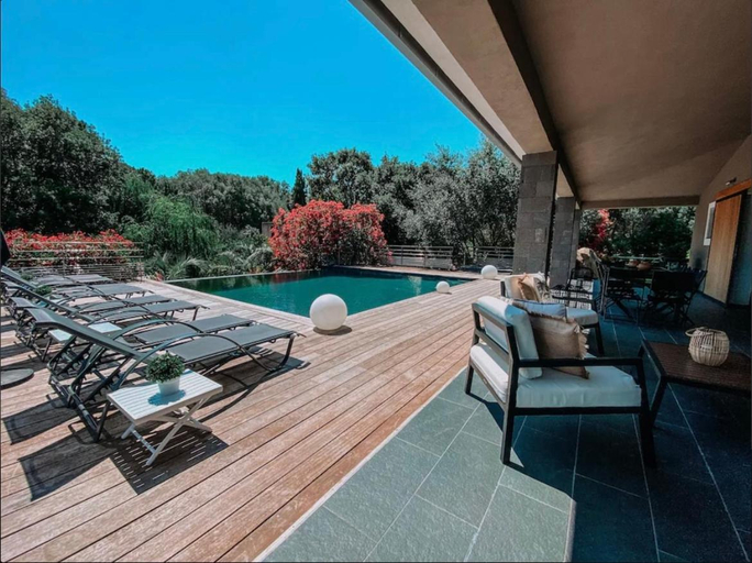 Others 4, CASA GIABICONI Villa 10 personnes piscine & spa, Corse-du-Sud