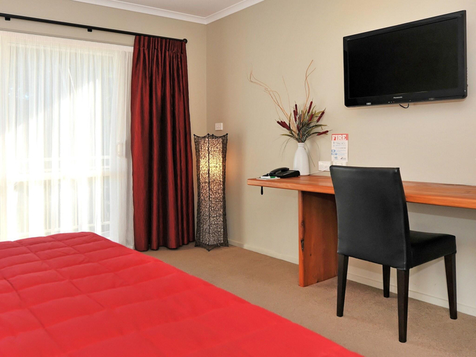 Bedroom 3, Mohua Motels, Tasman