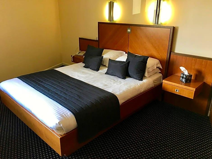 Bedroom 4, Padbrook Park Hotel, Devon
