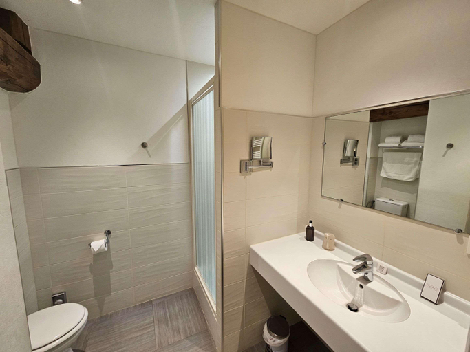 Bathroom 4, Auberge Du Lac Sure Hotel Collection By Bw, Aube