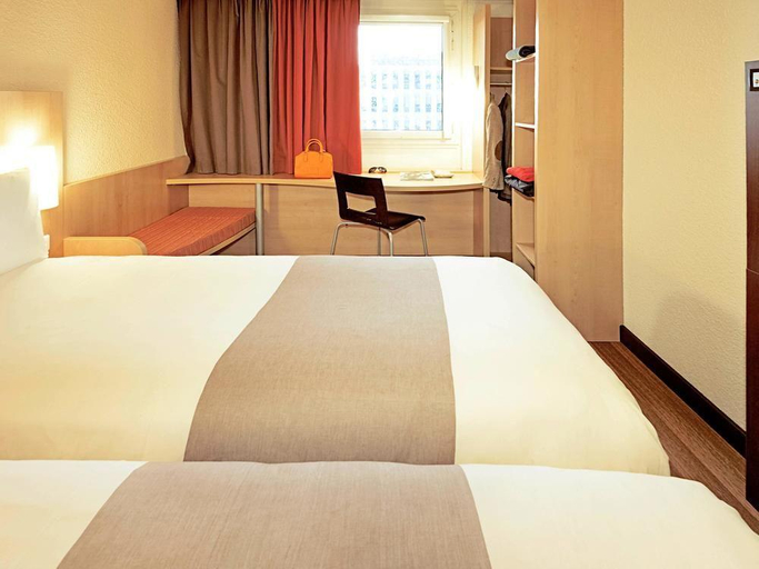 Bedroom 3, ibis Koln Leverkusen, Leverkusen