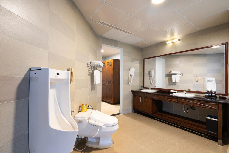 Bathroom 5, Phu My Harbour Hotel (Golf Phu My Hotel), Tân Thành