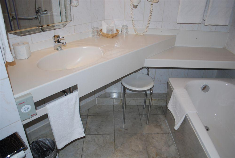 Bathroom 5, Man-Tess, Riga