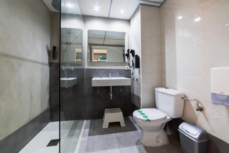 Bathroom 3, Inter 2, Tarragona