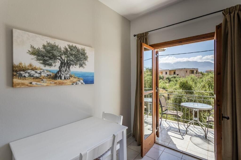 Bedroom, Lefkis apartments & studios, Peloponnese