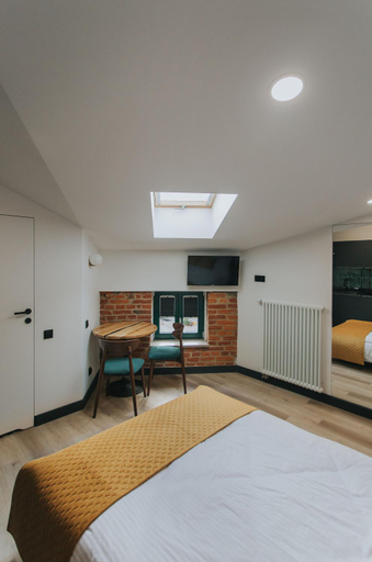 Bedroom 13