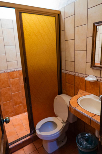 Bathroom 3, Balneario y Cabanas ISIS, Casimiro Castillo