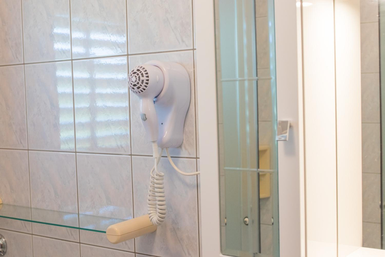 Bathroom 2, Apartmani VILLA KALINIC, Malinska-Dubašnica