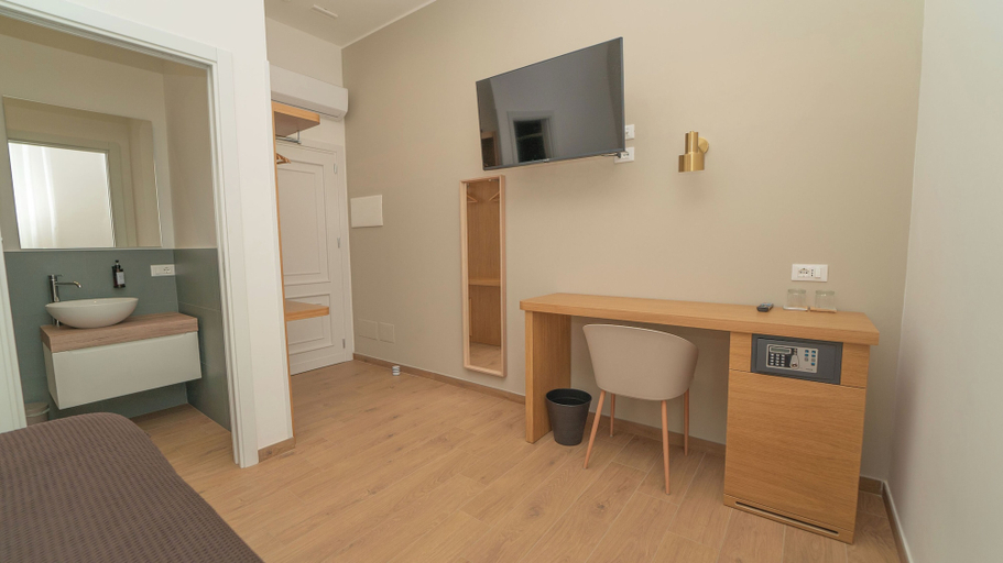 Others 5, Manere Suites, Palermo