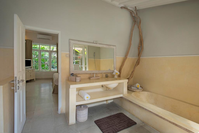 Bathroom 5, AlFan Villa, Badung