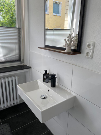 Bathroom 10