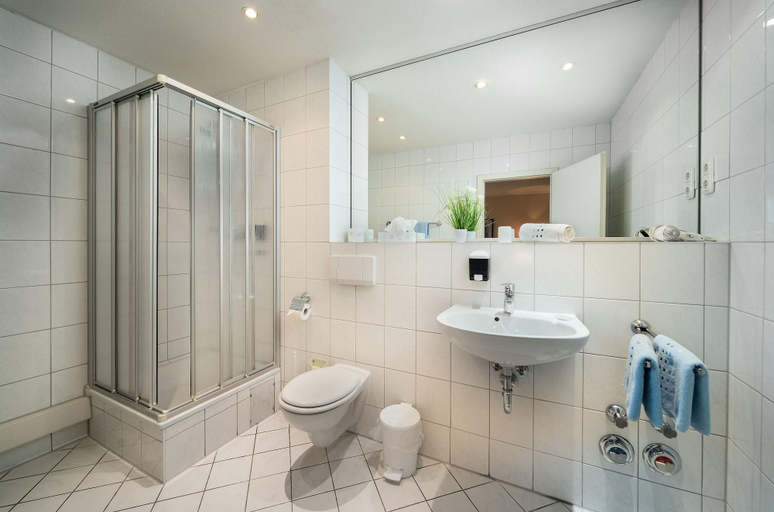 Bathroom 4, Sunibel Inn, Darmstadt-Dieburg