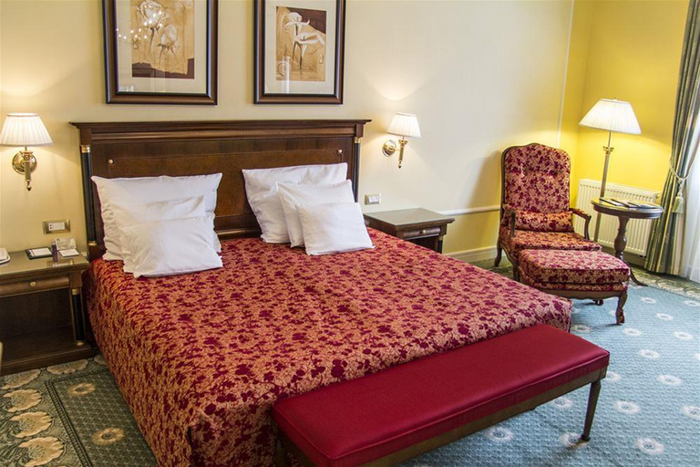 Bedroom 4, Carlsbad Plaza, Karlovy Vary