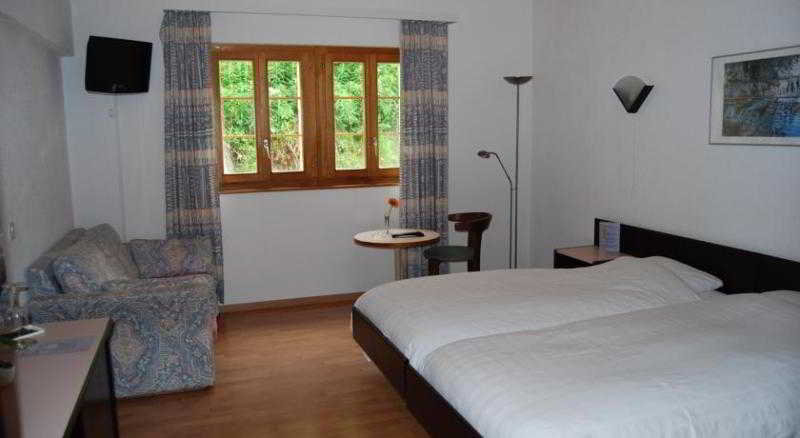 Bedroom 3, Hotel Du Pigne, Hérens