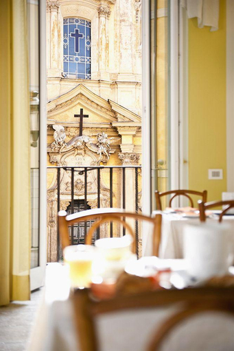 Food & Drinks 5, Relais Maddalena Camere In Roma, Roma