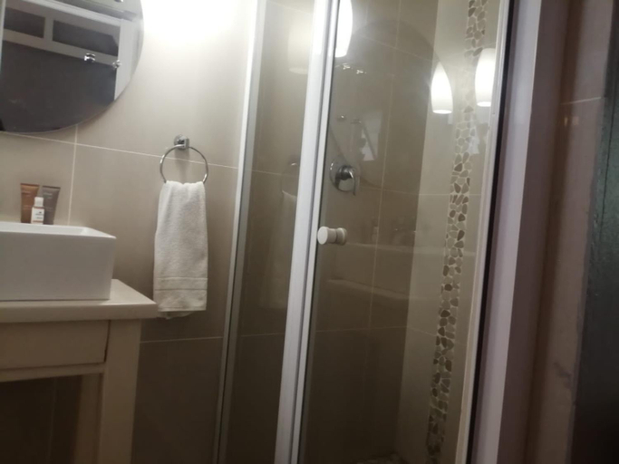 Shower, Seaforth Guesthouse, Buffalo City