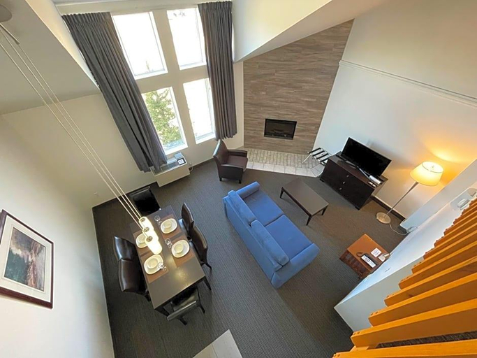 Public Area 2, Hotel Vacances Tremblant, Les Laurentides