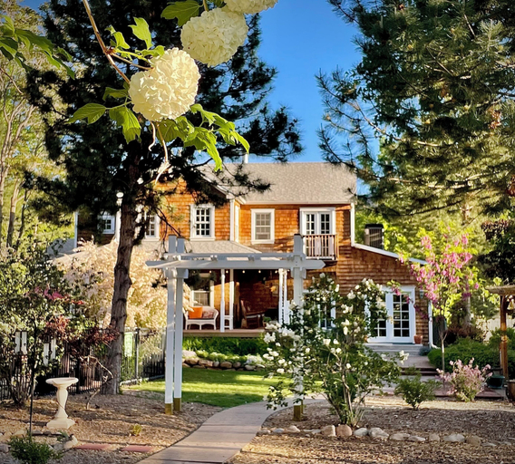 Exterior & Views 3, Sunflower Hill Inn, Grand