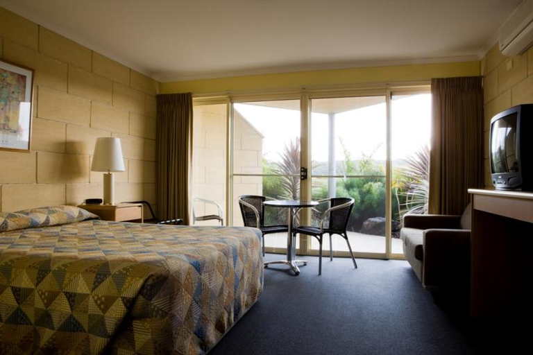 Bedroom 2, Portside Motel, Corangamite - South