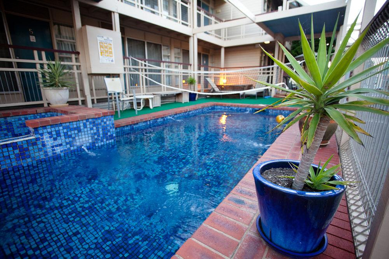 Sport & Beauty 5, Riverboat Lodge Motor Inn, Campaspe - Echuca