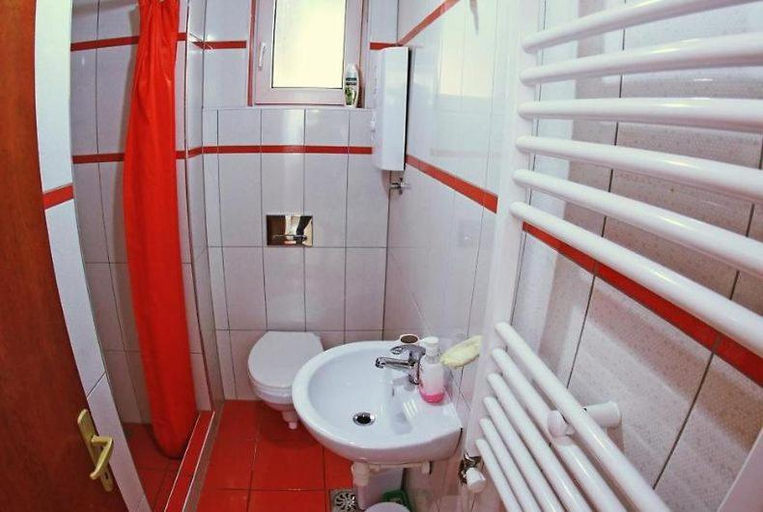 Bathroom 2, Golden Age Hostel