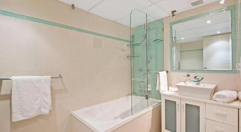Bathroom 5, Surfers International Apartments, Gold Coast
