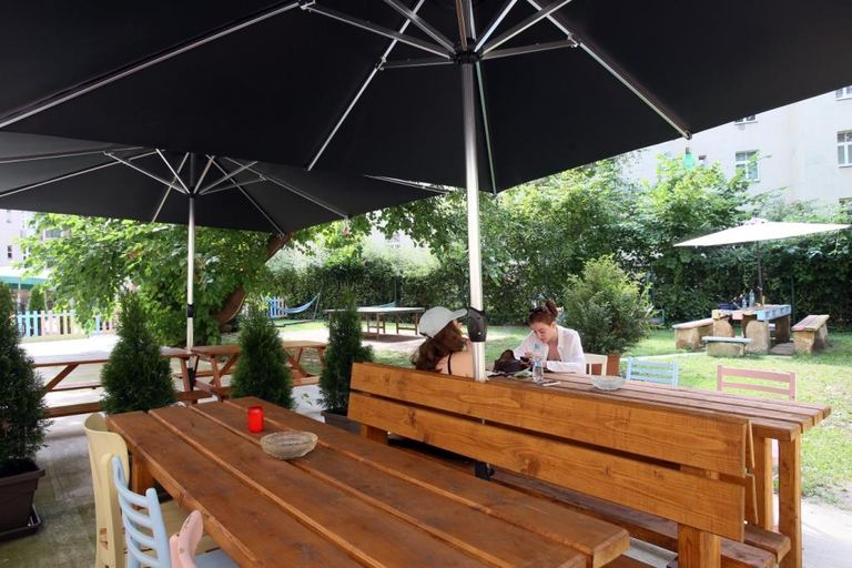 Food & Drinks 4, Hostel Dakura, Praha 6