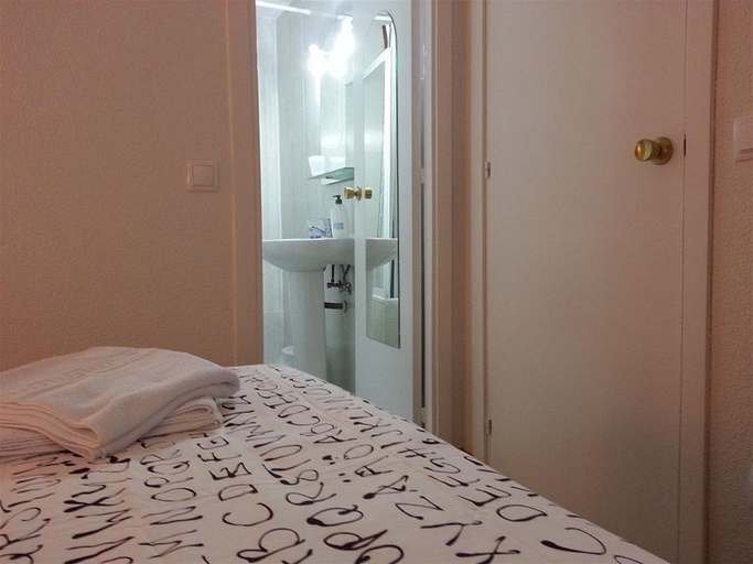Bedroom 4, Far Home Hostel, Madrid