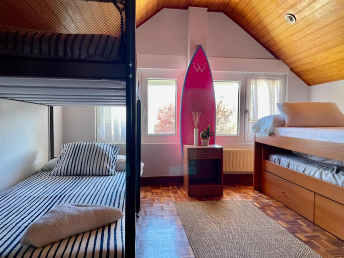 Bedroom 2, Escuela de Surf WAVES SOUND - Alojamiento Compartido, Cantabria