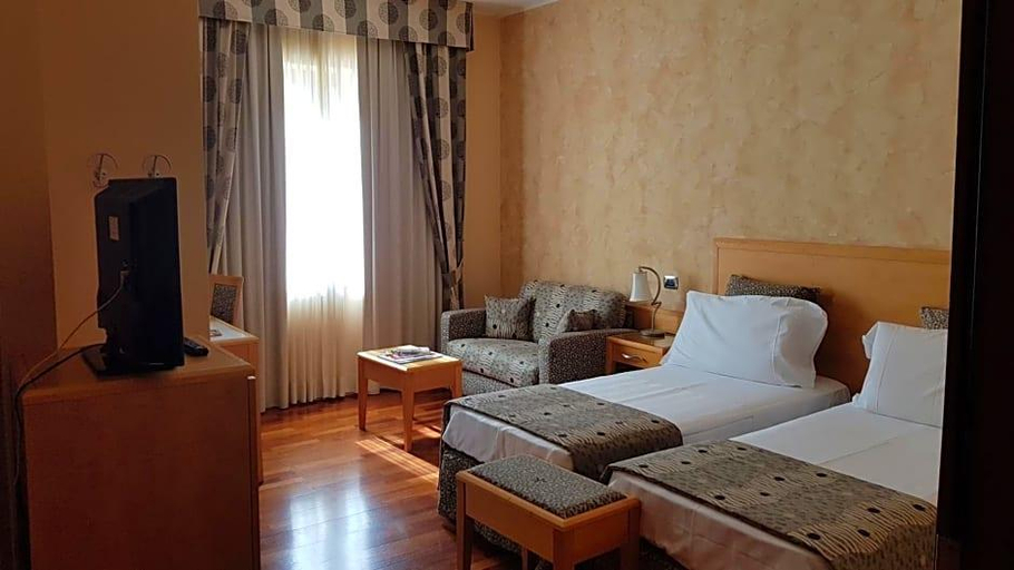 Bedroom 4, Riviera Hotel, Enna