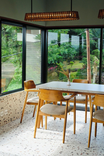 Others 5, Citrus House, Bogor