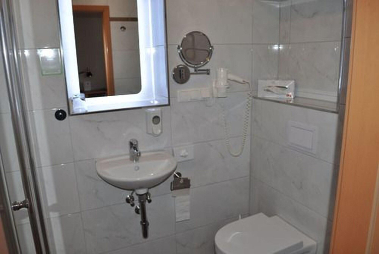 Bathroom, Hotel & Restaurant Bei Holzchen, Region Hannover