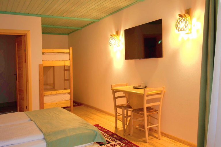 Others 4, Fexada Home, Vama