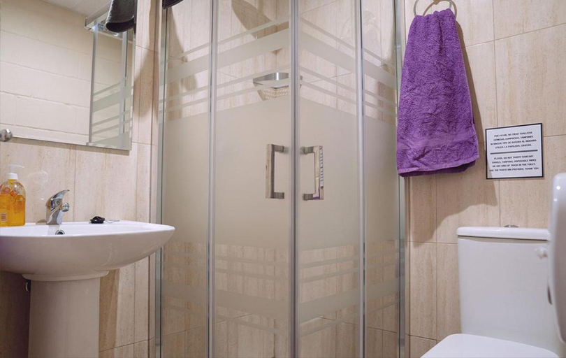 Bathroom, Albergue A Nave de Ferreira, Lugo