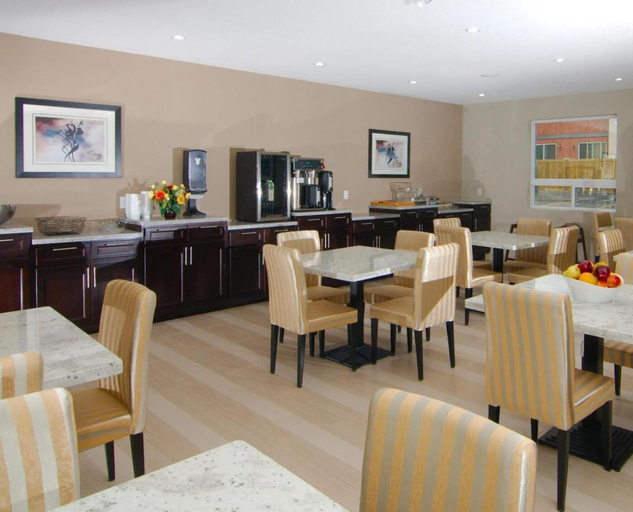 Food & Drinks 5, Paradise Inn & Suites Redwater, Division No. 11