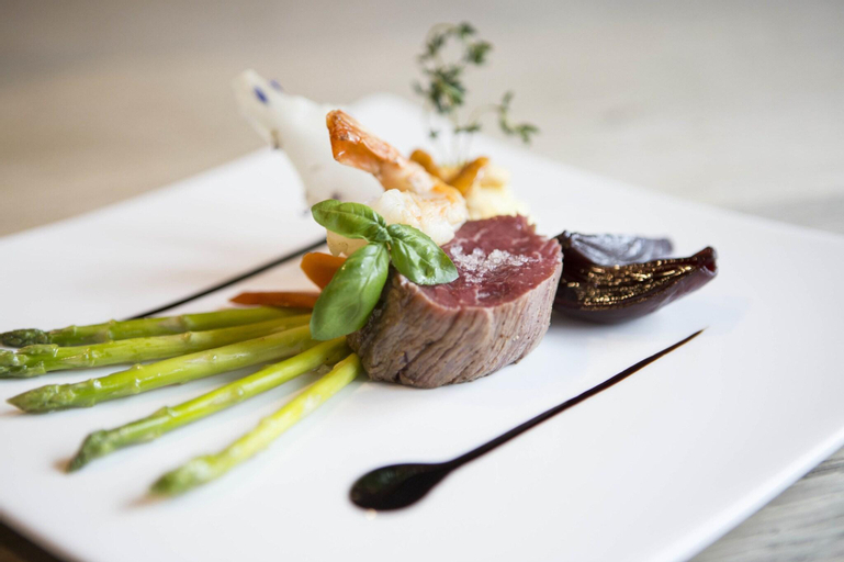 Food & Drinks 20