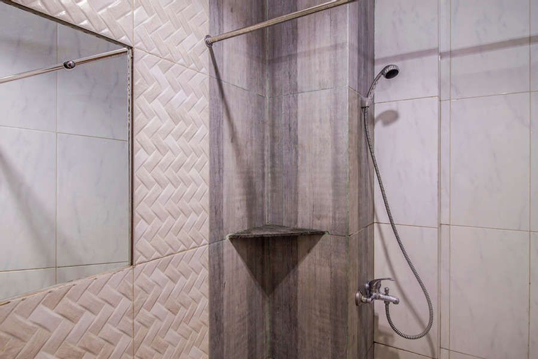 Bathroom 11