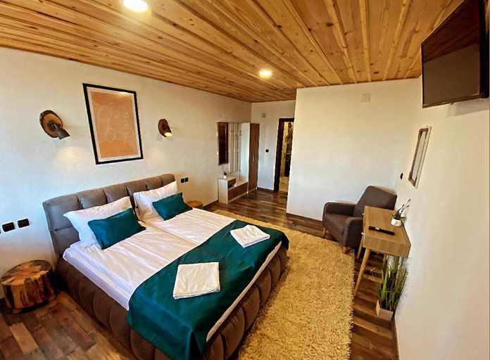 Others 3, Rooms in Leshten, Garmen