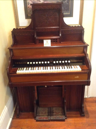 Others 5, The Queen Anne, Orleans