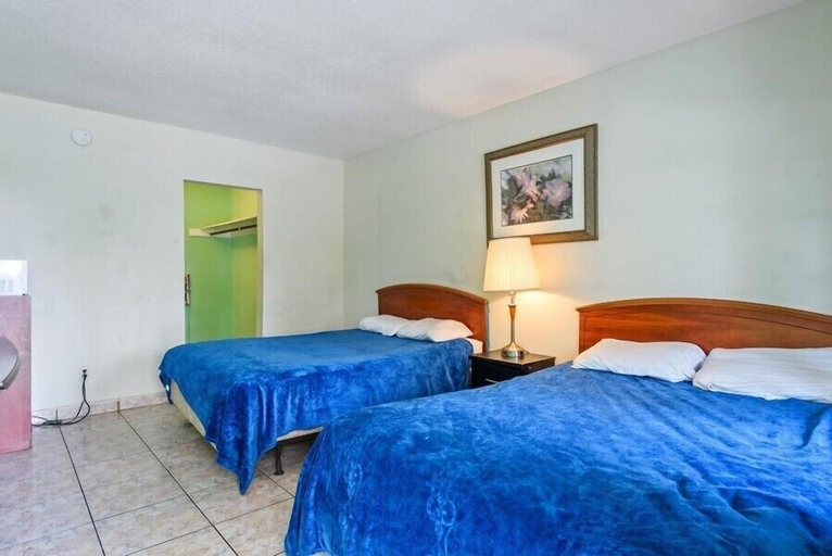 Bedroom 2, Sky Islands Hotel, Broward